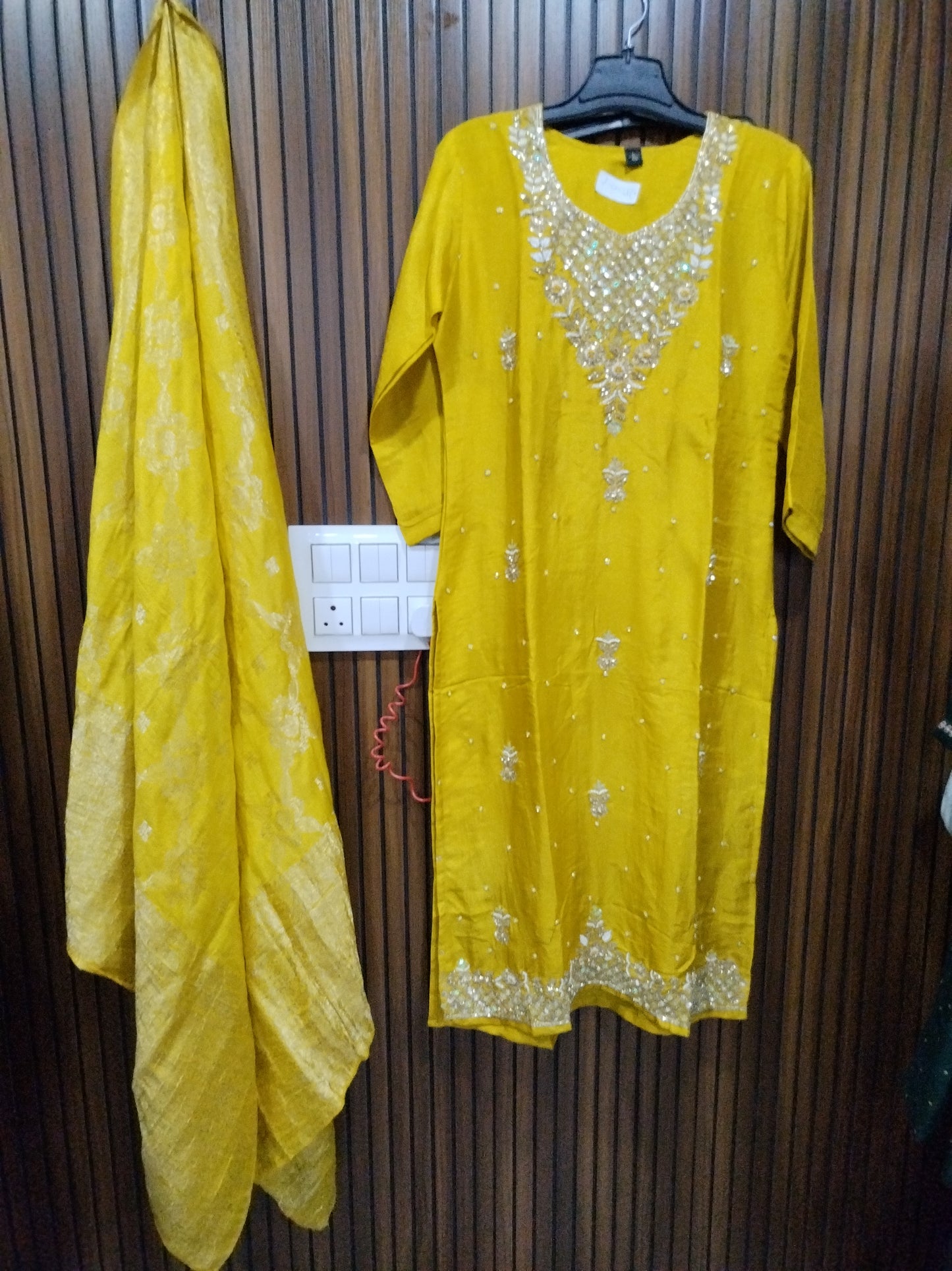 chiken kari suit set with mirro hand work
